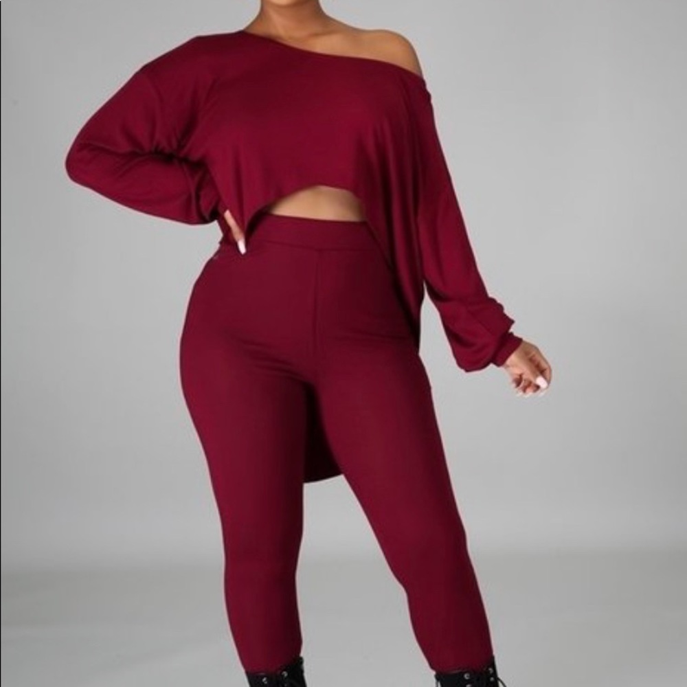 Brand new burgundy day set